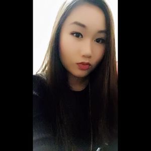 Meet your Posher, Caitlin